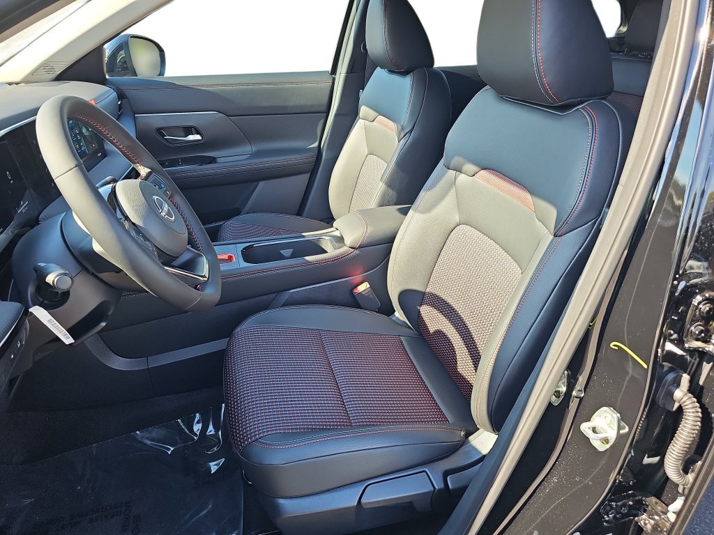 New 2027 Nissan Kicks SR w/ Cold Weather Package FWD image 15
