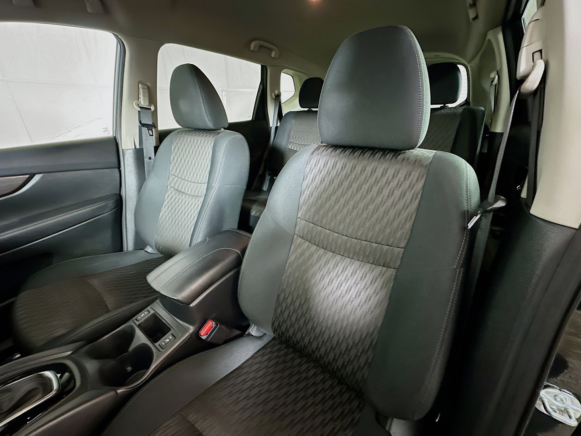 Used 2020 Nissan Rogue SV image 19