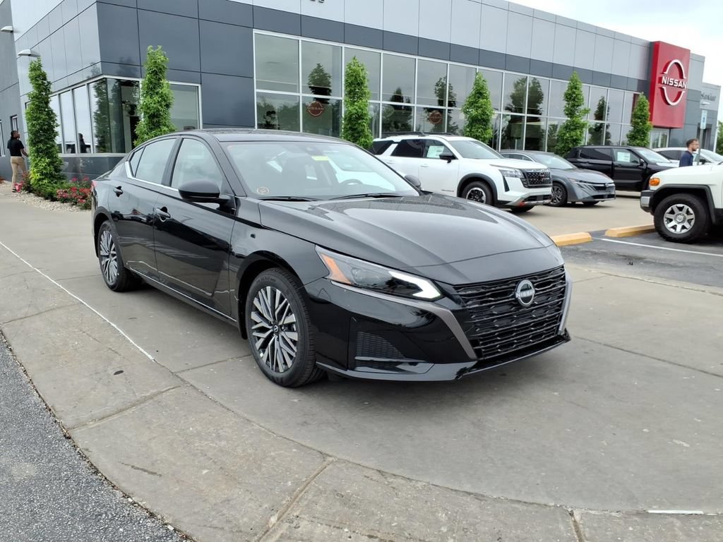 New 2026 Nissan Altima 2.5 SV FWD image 2