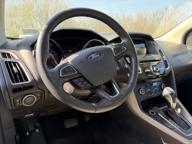 Used 2017 Ford Focus Titanium image 12