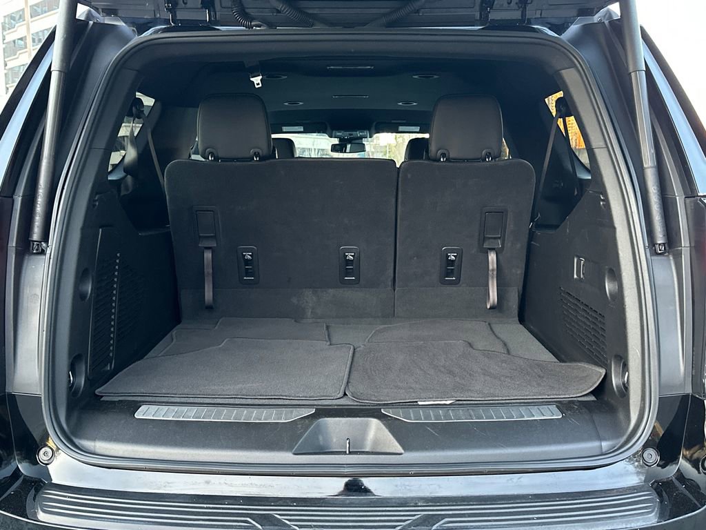 Used 2025 Chevrolet Suburban Z71 image 6