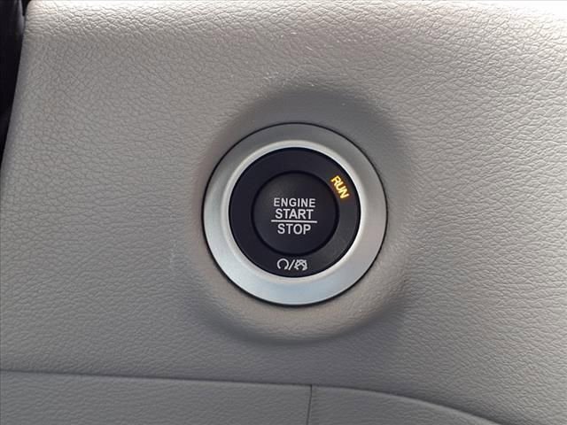 Used 2022 Chrysler Voyager LX FWD image 30