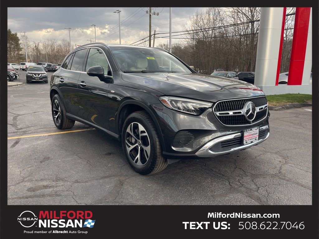 Used 2025 Mercedes-Benz GLC 350e 4MATIC image 8