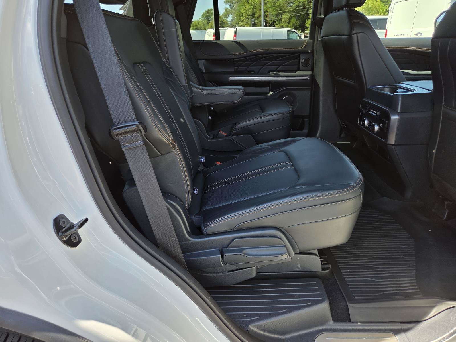 Certified 2024 Ford Expedition Platinum RWD image 18