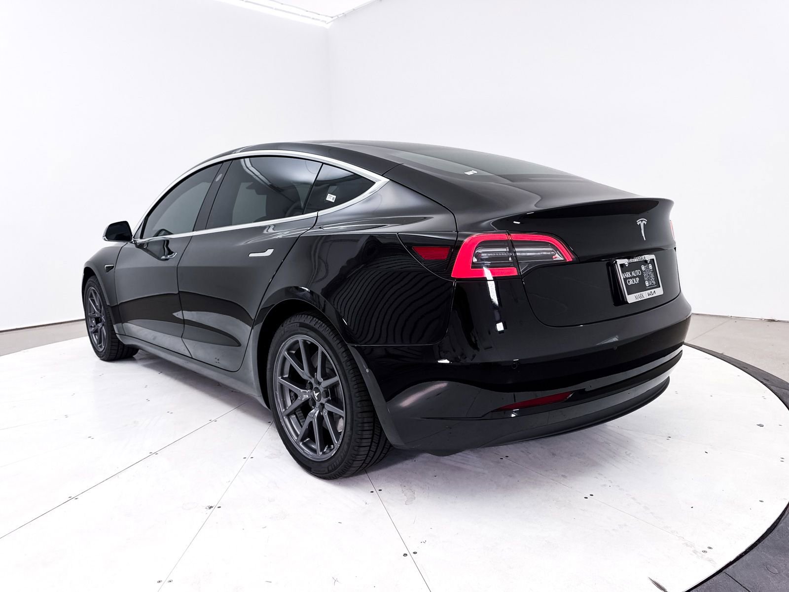 Used 2020 Tesla Model 3 Standard Range Plus RWD image 16
