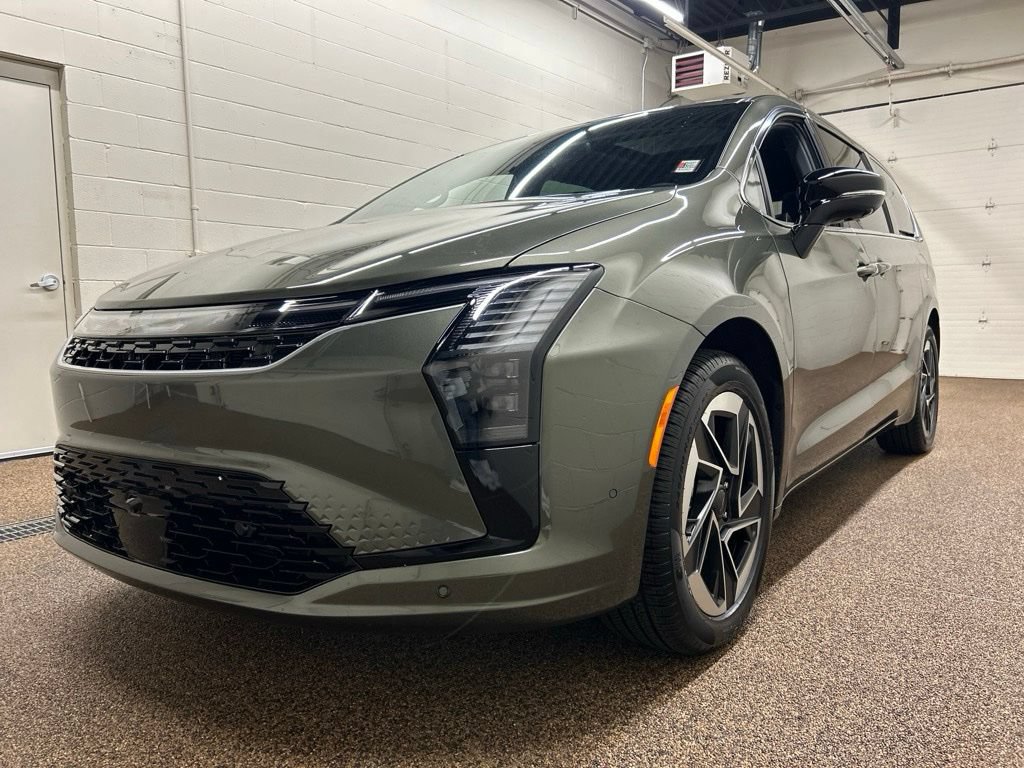 New 2027 Chrysler Pacifica Limited FWD image 5