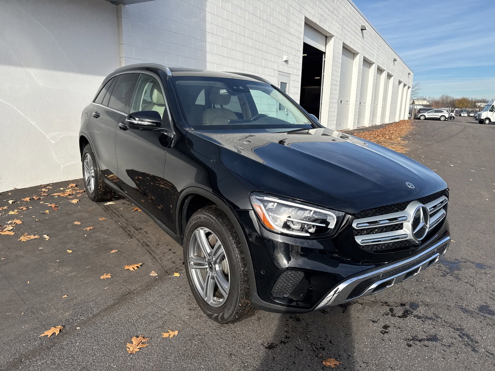 Certified 2022 Mercedes-Benz GLC 300 4MATIC image 4