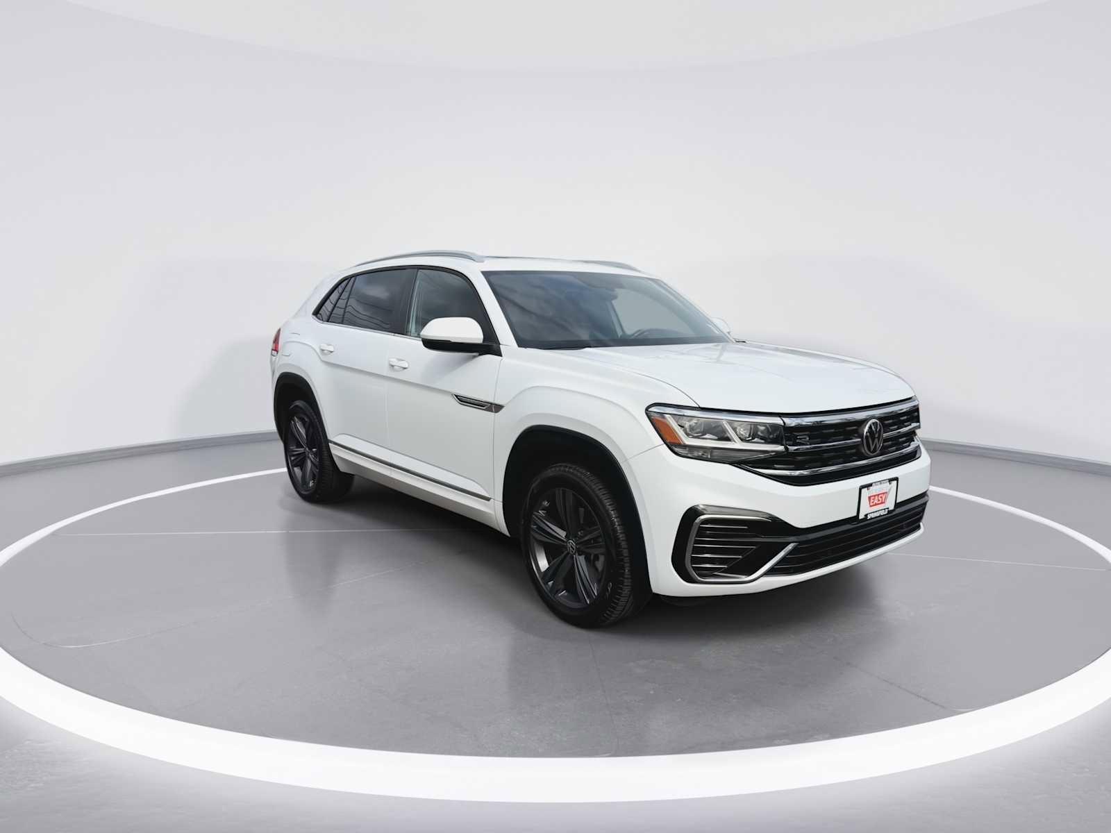 Used 2020 Volkswagen Atlas Cross Sport SE image 2