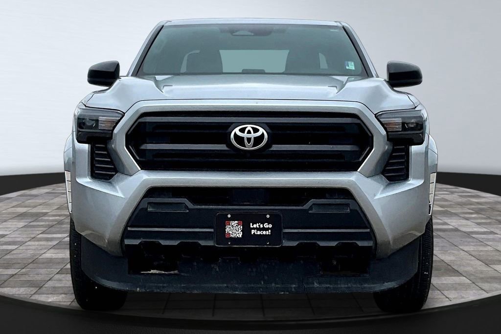 Used 2025 Toyota Tacoma SR image 3