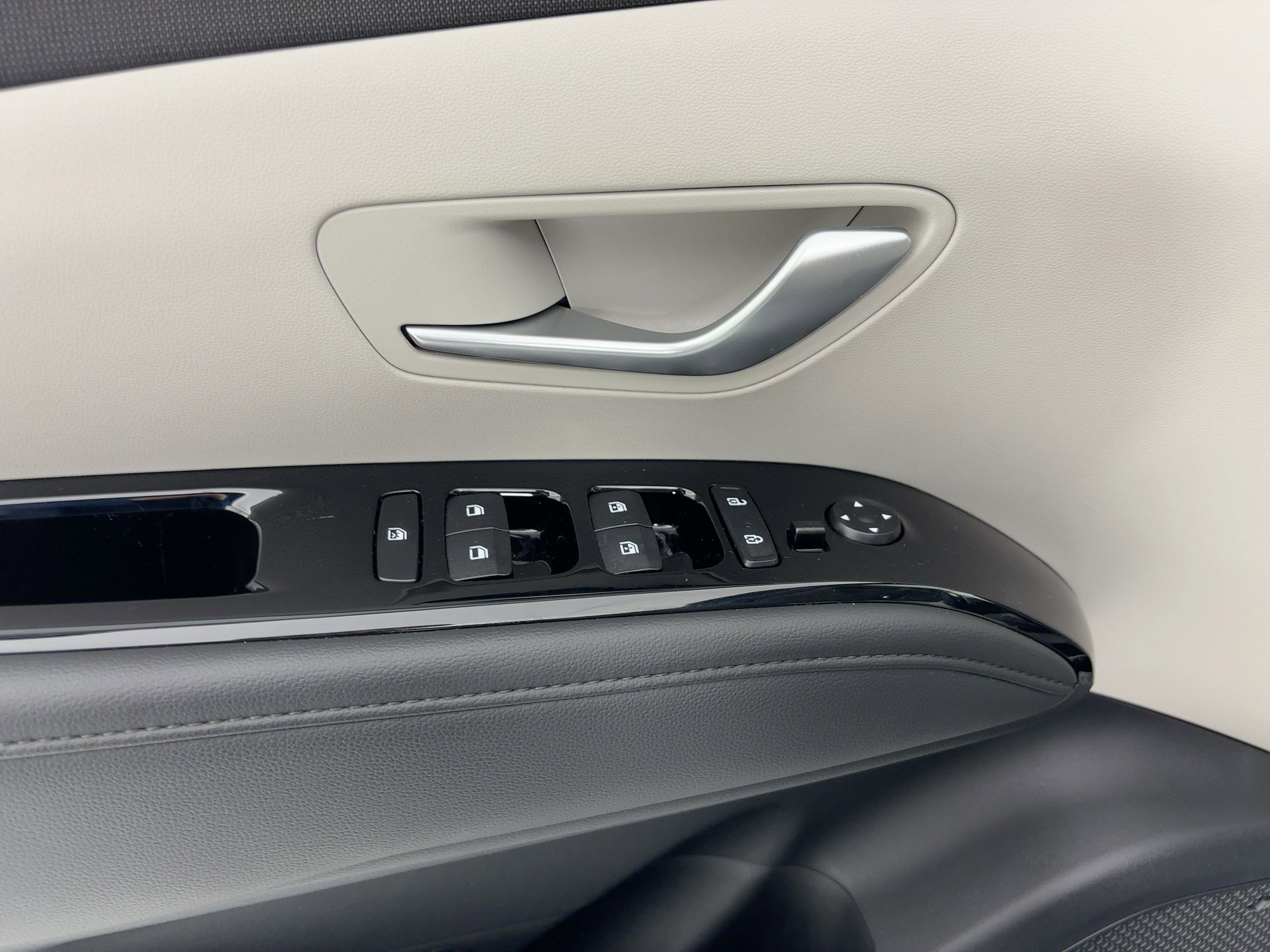 Used 2024 Hyundai Tucson Limited image 13