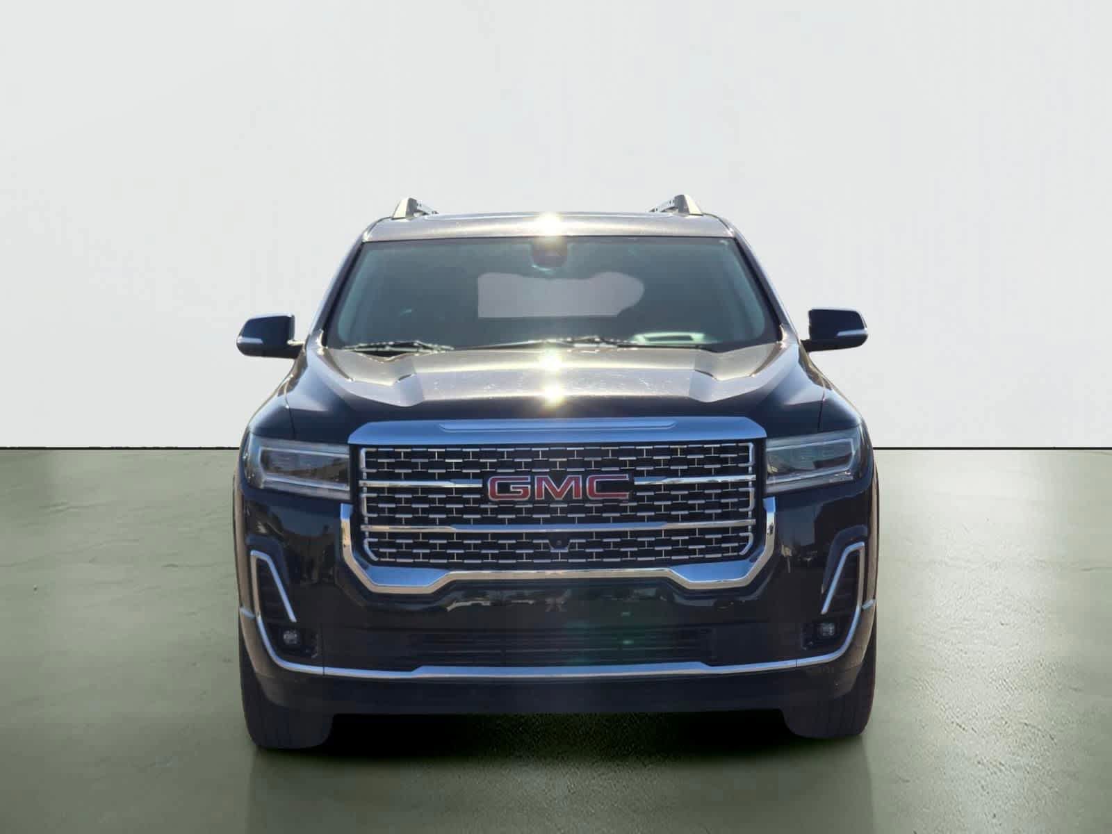 Used 2022 GMC Acadia Denali w/ Denali Ultimate Package FWD image 9