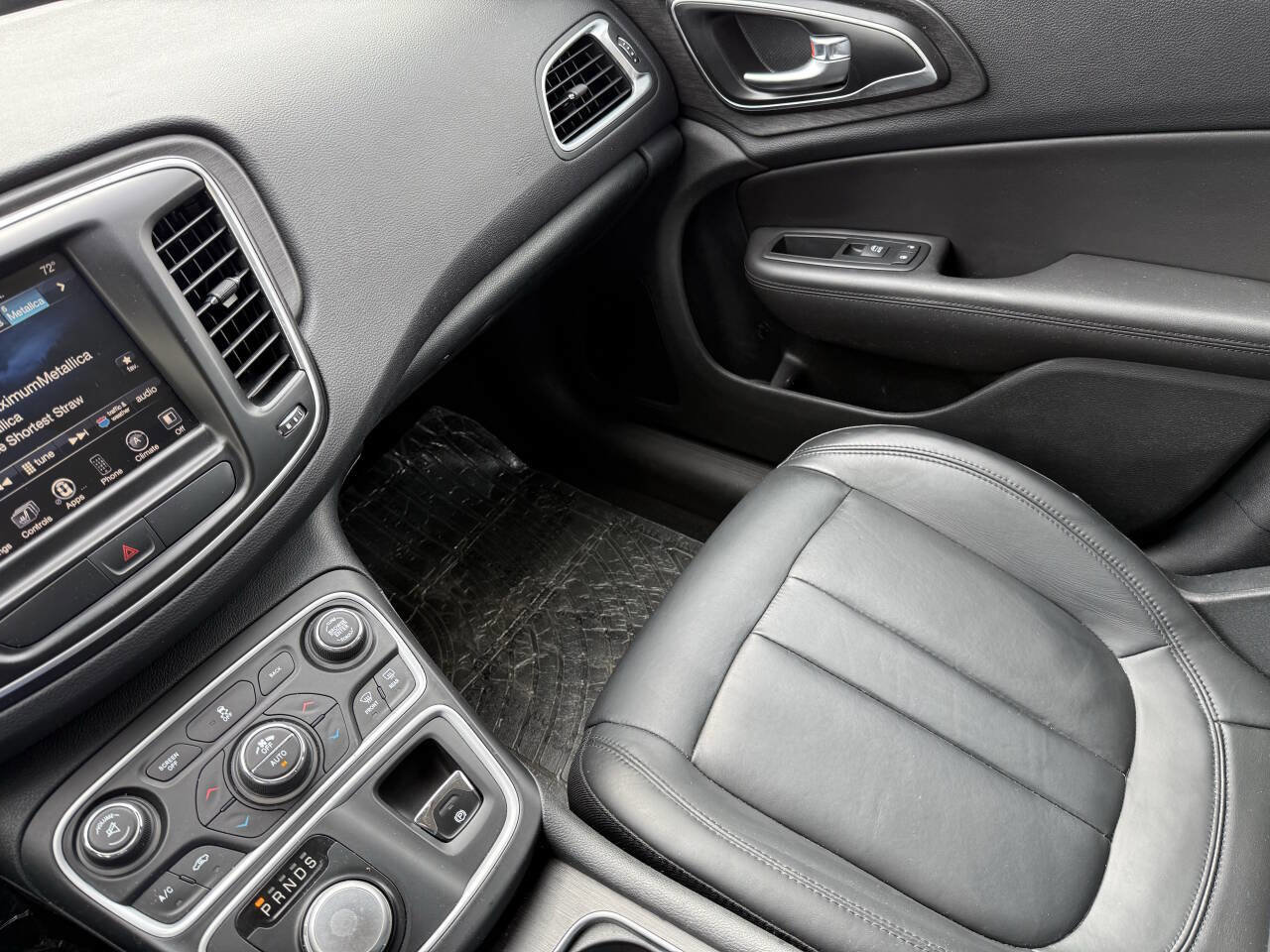 Used 2016 Chrysler 200 Limited Platinum w/ Comfort & Convenience Group image 20