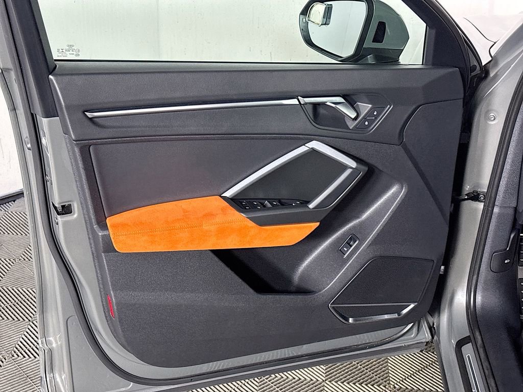 Used 2019 Audi Q3 2.0T Premium Plus w/ Premium Plus Package image 10