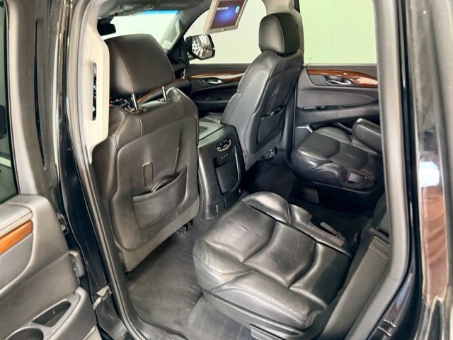 Used 2018 Cadillac Escalade Premium Luxury AWD/4WD image 32