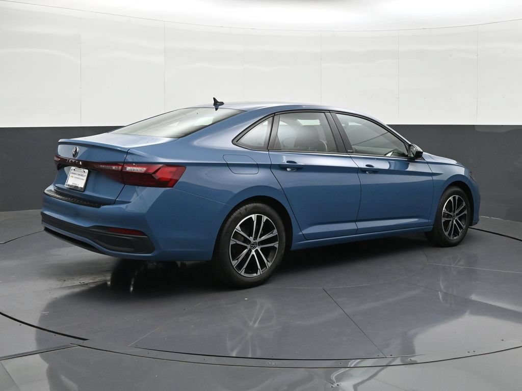 Used 2025 Volkswagen Jetta Sport FWD image 5