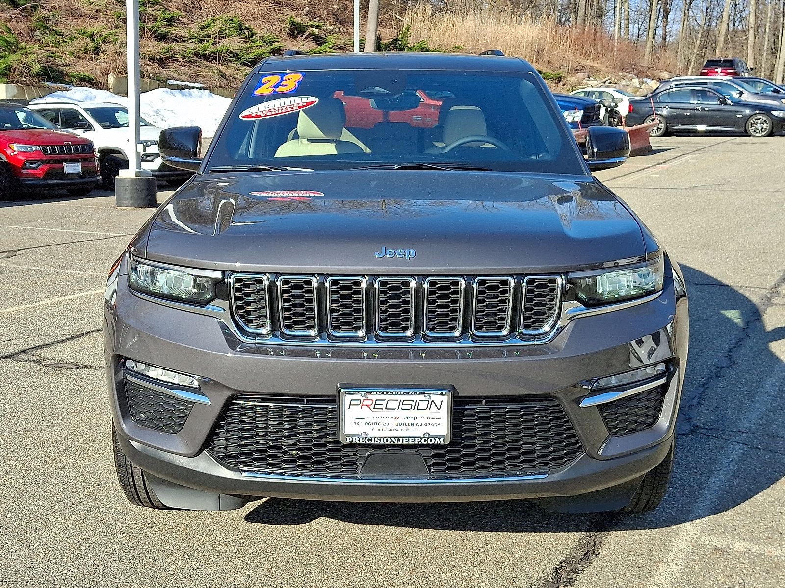 Used 2023 Jeep Grand Cherokee Limited AWD/4WD image 2
