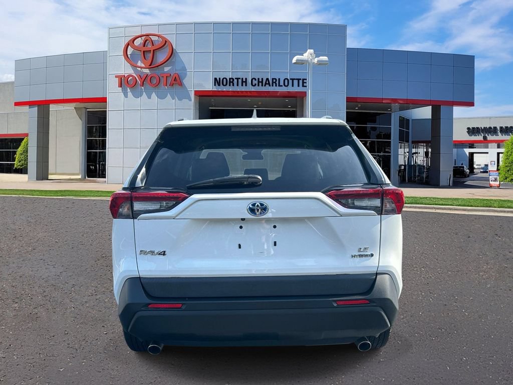 Used 2024 Toyota RAV4 LE AWD/4WD image 6