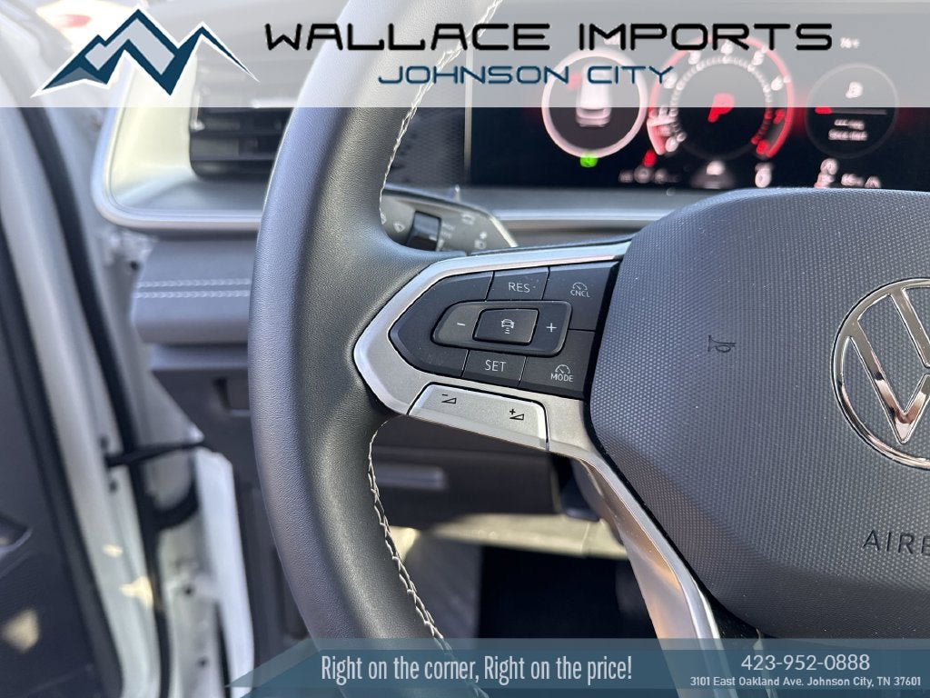 New 2025 Volkswagen Tiguan SE AWD/4WD image 17
