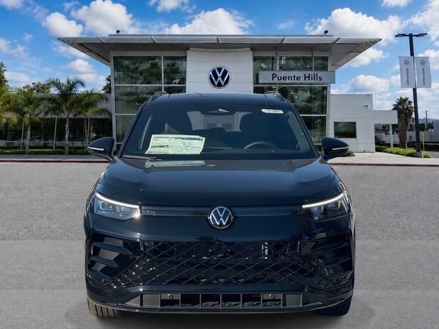 New 2026 Volkswagen Tiguan SE R-Line FWD image 2