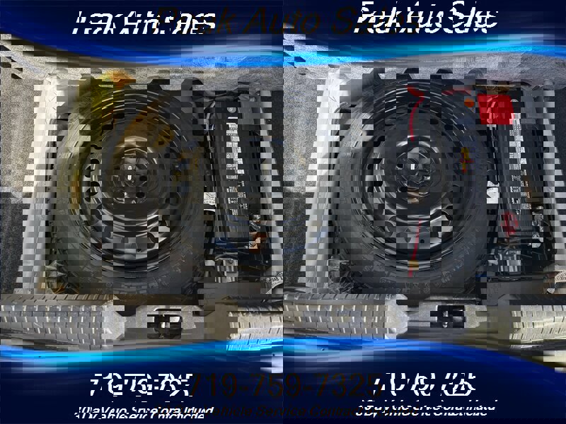 Used 2010 Chrysler 300 Touring image 26