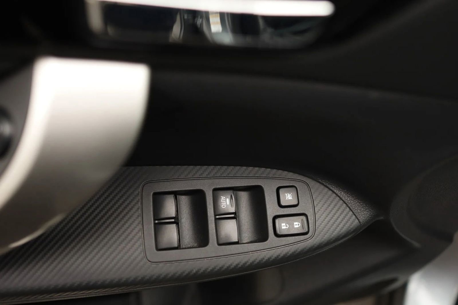 Used 2020 Mitsubishi Eclipse Cross SE image 12