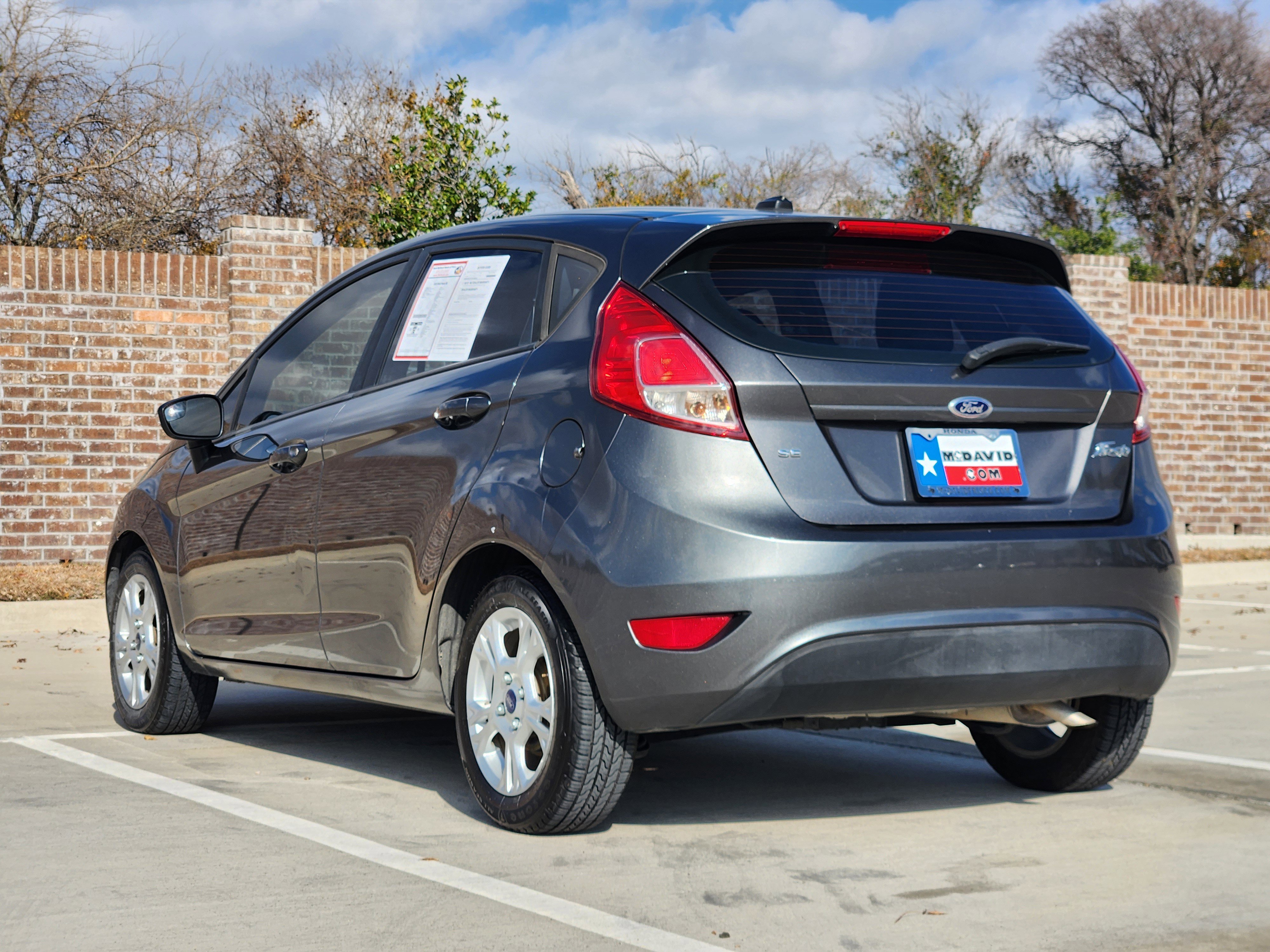 Used 2015 Ford Fiesta SE image 8