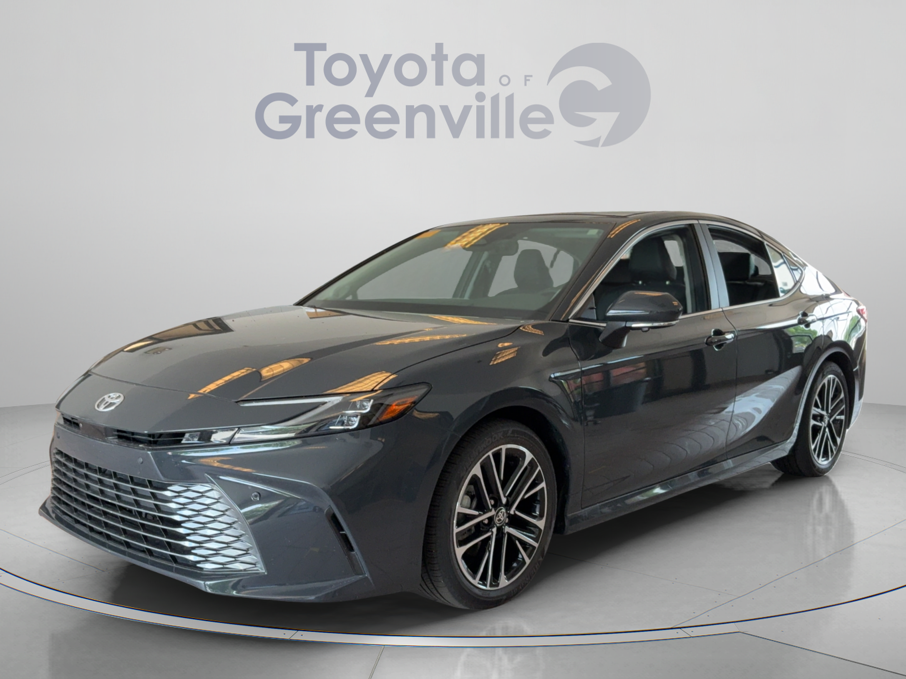 Used 2025 Toyota Camry XLE w/ Premium Plus Package FWD image 1