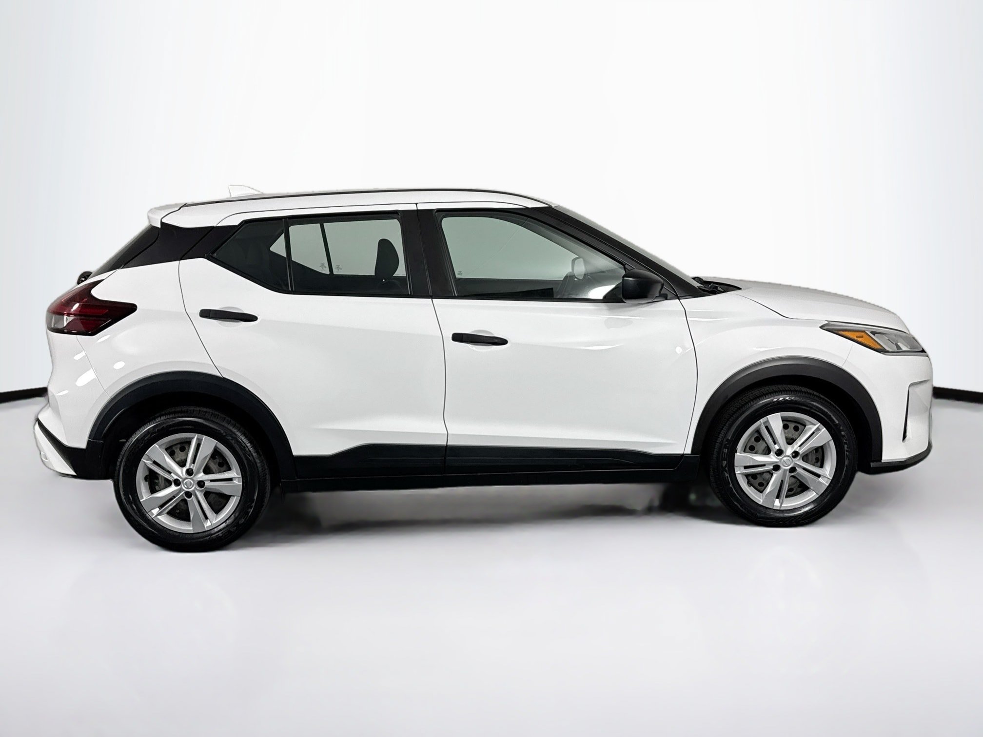 Used 2023 Nissan Kicks S FWD image 12