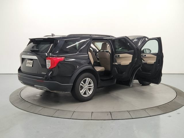 Used 2023 Ford Explorer XLT w/ Equipment Group 202A AWD/4WD image 16