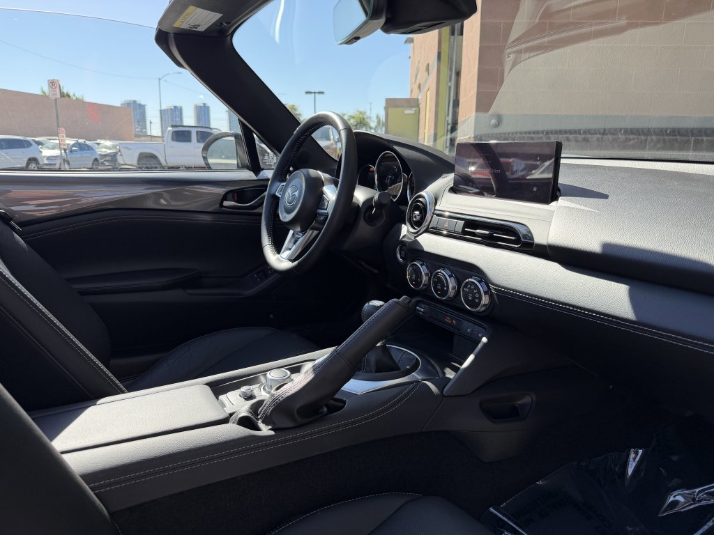Used 2024 MAZDA MX-5 Miata RF Grand Touring RWD image 34
