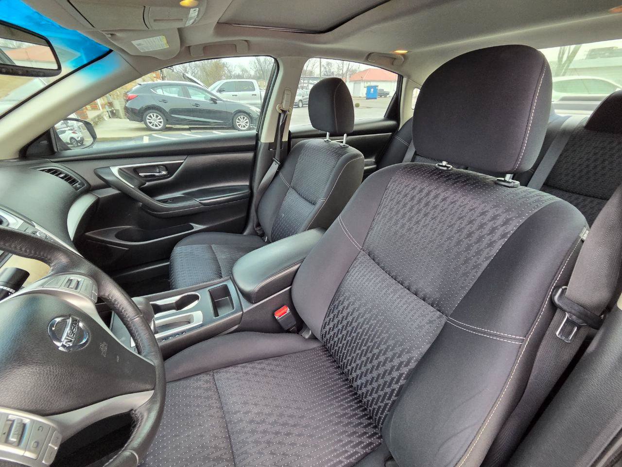 Used 2016 Nissan Altima 2.5 SV w/ Convenience Package image 13