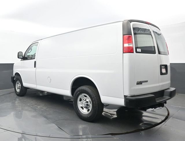 Used 2020 Chevrolet Express 2500 w/ Driver Convenience Package RWD image 3