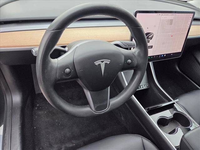 Used 2019 Tesla Model 3 Standard Range Plus image 10