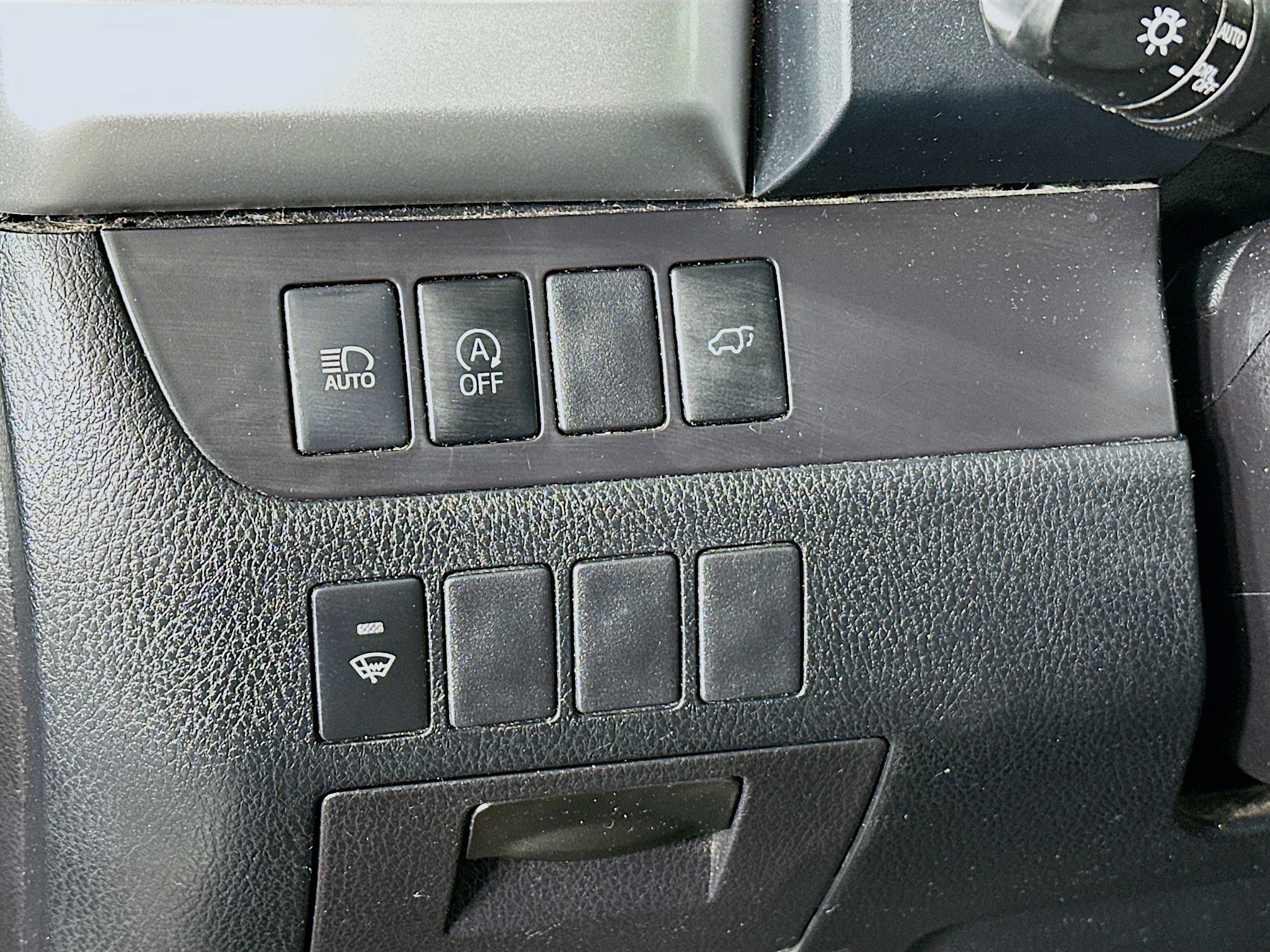 Used 2019 Toyota Highlander SE image 17