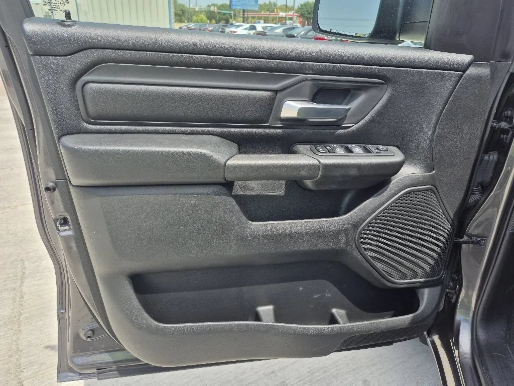 Used 2019 RAM 1500 Tradesman RWD image 12