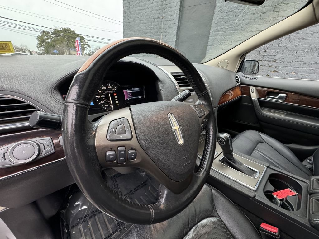 Used 2012 Lincoln MKX AWD image 11