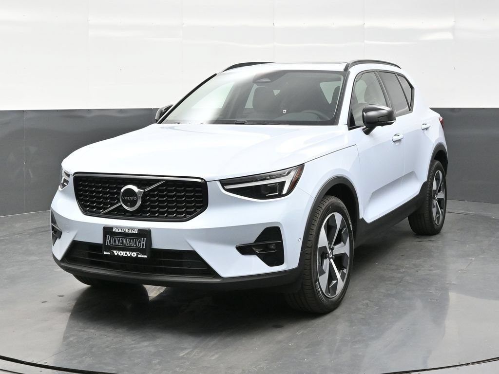 New 2026 Volvo XC40 B5 Plus w/ Climate Package AWD/4WD image 2