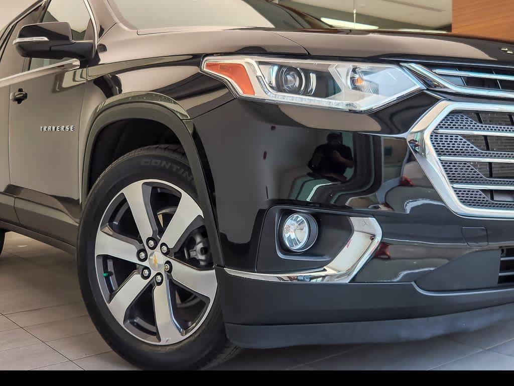 Used 2021 Chevrolet Traverse LT w/ LT Premium Package AWD/4WD image 4