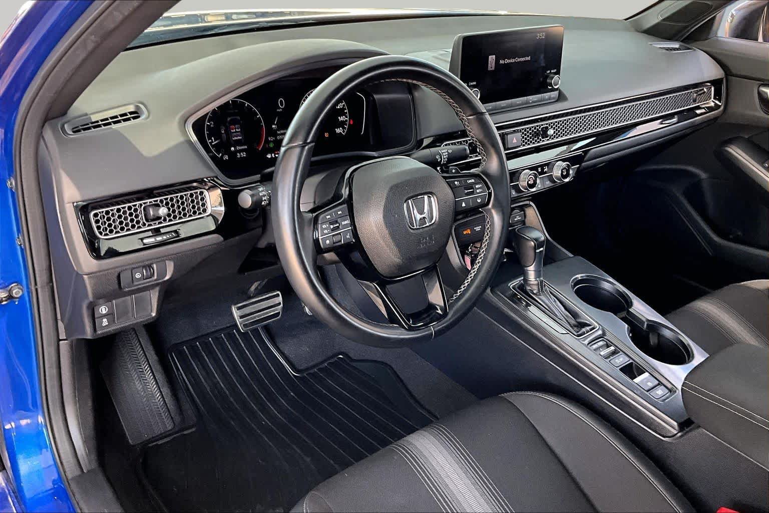 Used 2023 Honda Civic Sport image 18