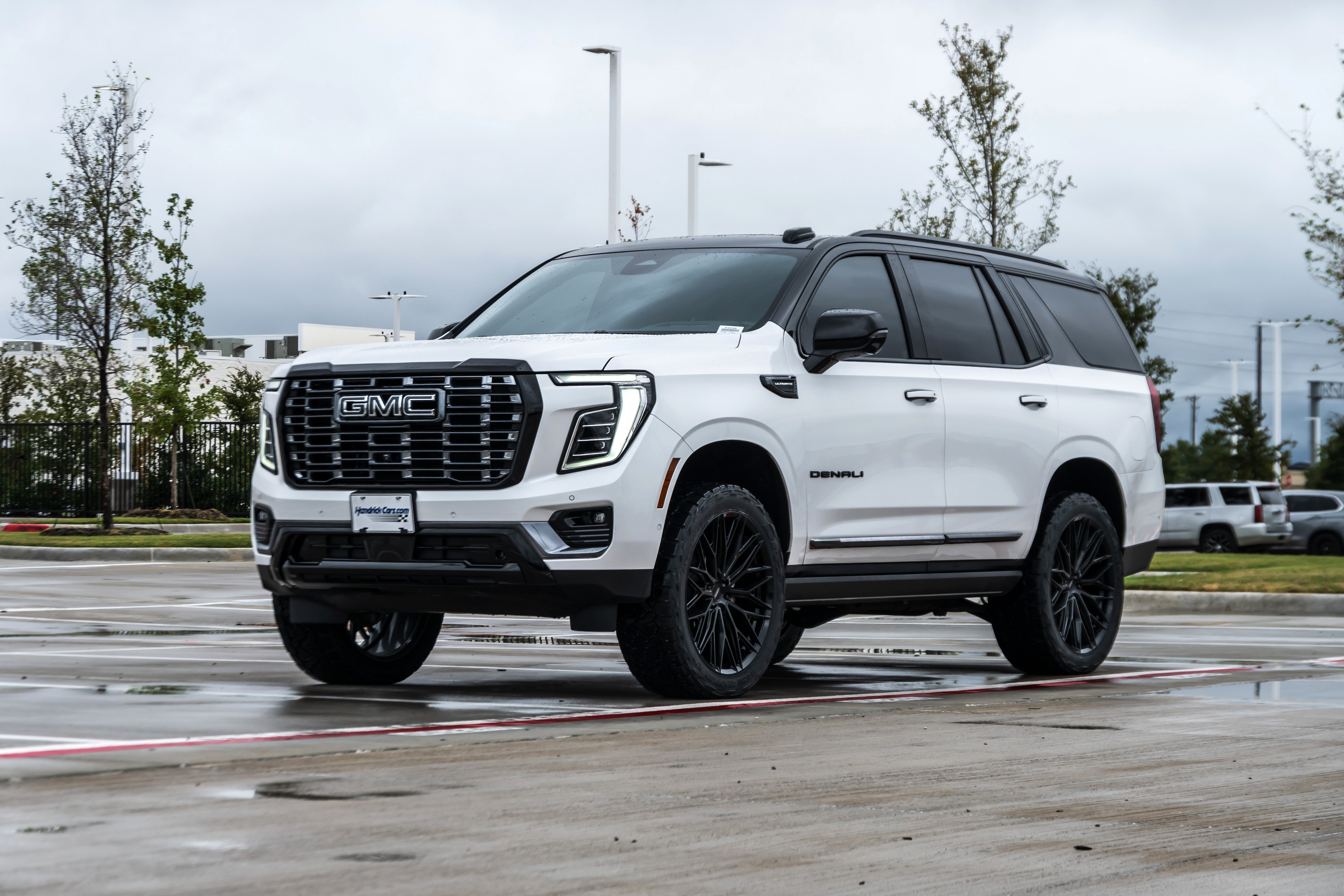Used 2025 GMC Yukon Denali Ultimate AWD/4WD image 5