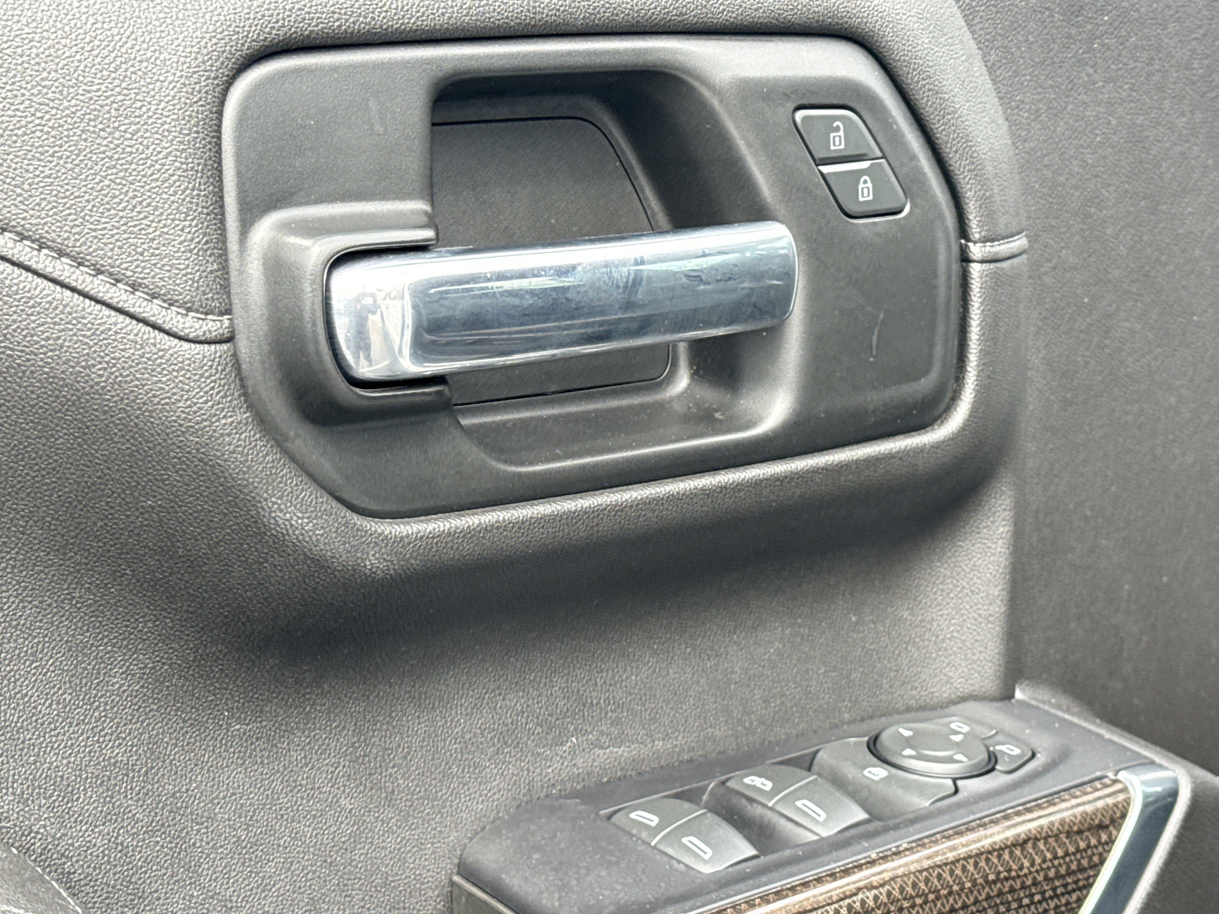 Used 2020 Chevrolet Silverado 1500 LT Trail Boss image 15