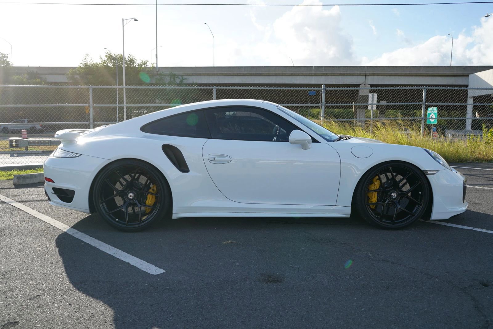 Used 2015 Porsche 911 Turbo S w/ High-end Infotainment Package image 31