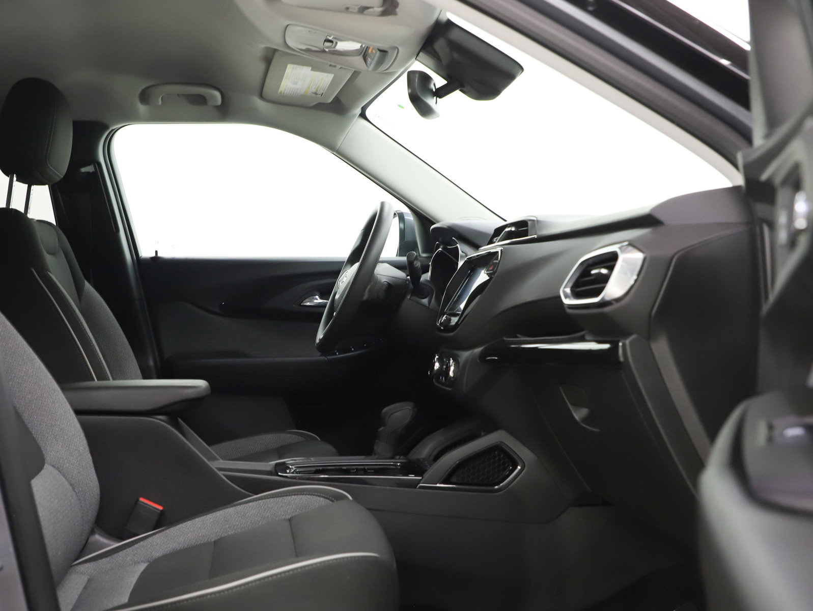 Used 2021 Chevrolet TrailBlazer LT w/ Convenience Package image 11