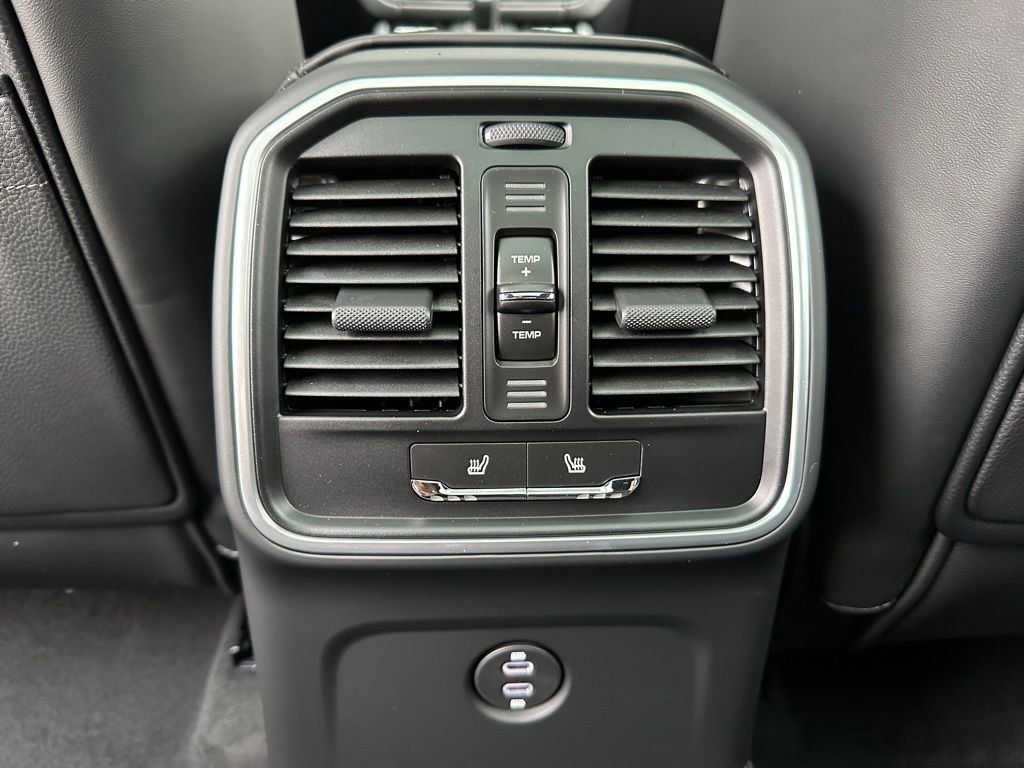Used 2026 Porsche Macan S AWD/4WD image 33