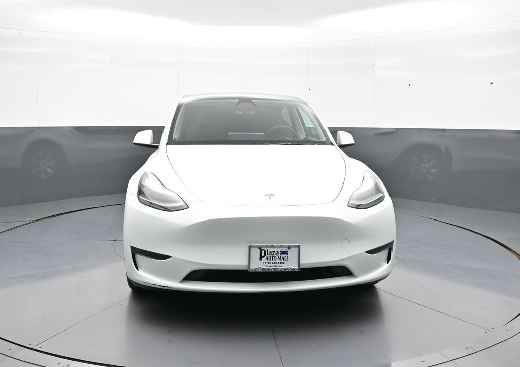 Used 2024 Tesla Model Y Long Range AWD/4WD image 2