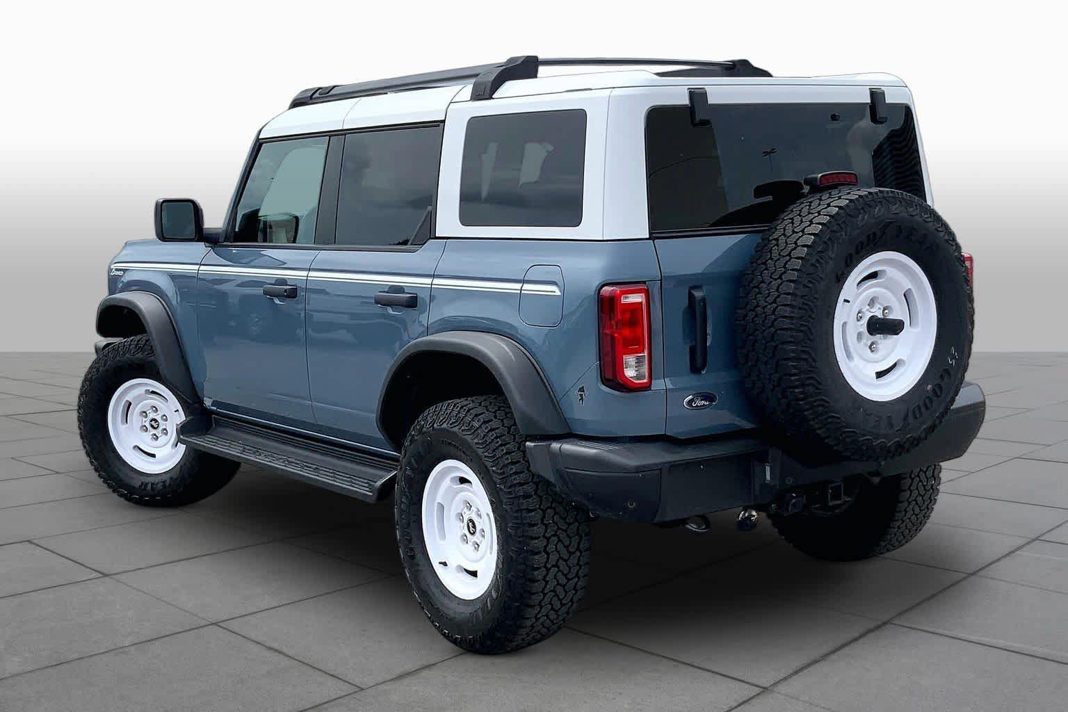Used 2025 Ford Bronco Heritage Edition AWD/4WD image 11