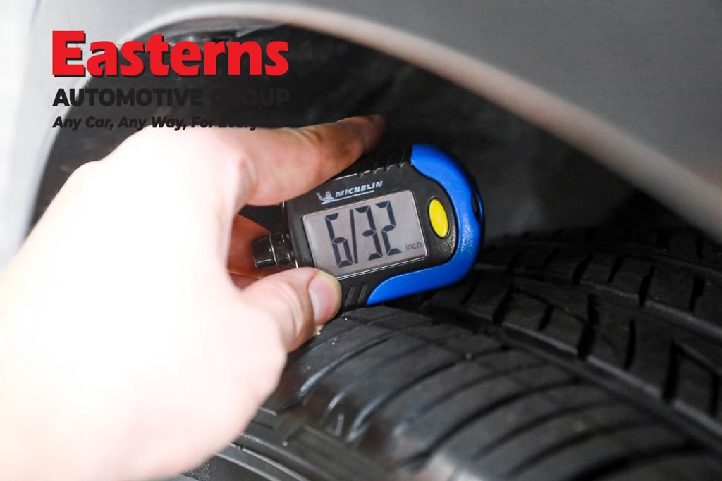 Used 2024 Nissan Pathfinder SL AWD/4WD image 27