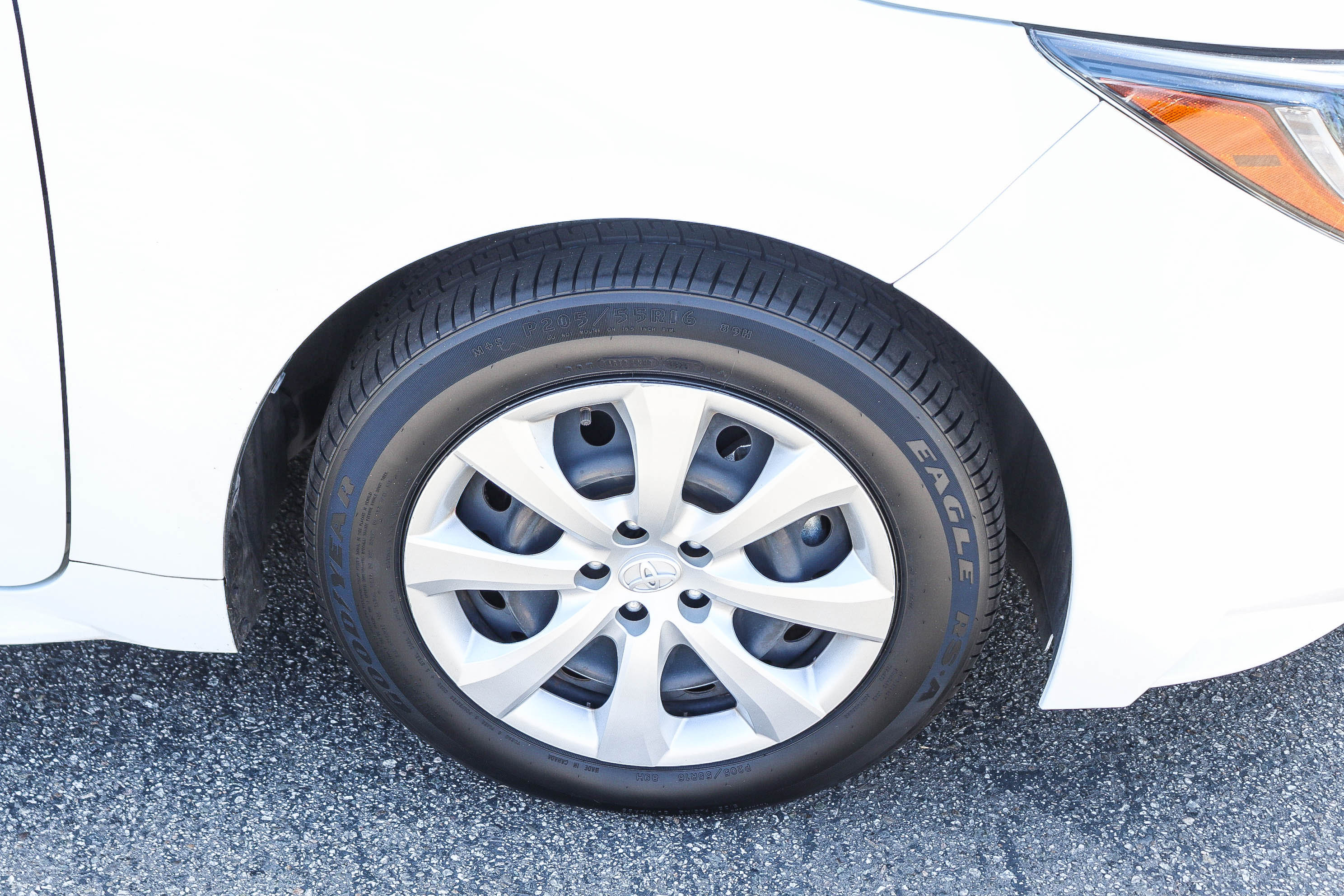 Used 2024 Toyota Corolla LE FWD image 7