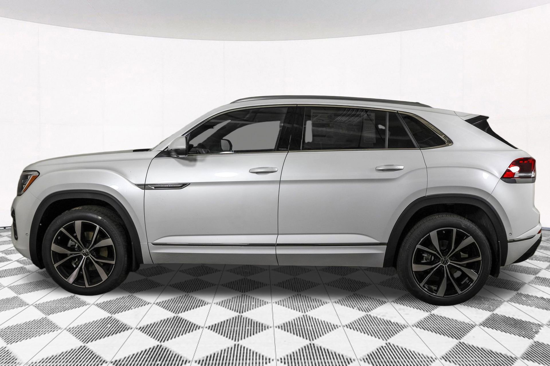 New 2026 Volkswagen Atlas Cross Sport SEL Premium R-Line image 17