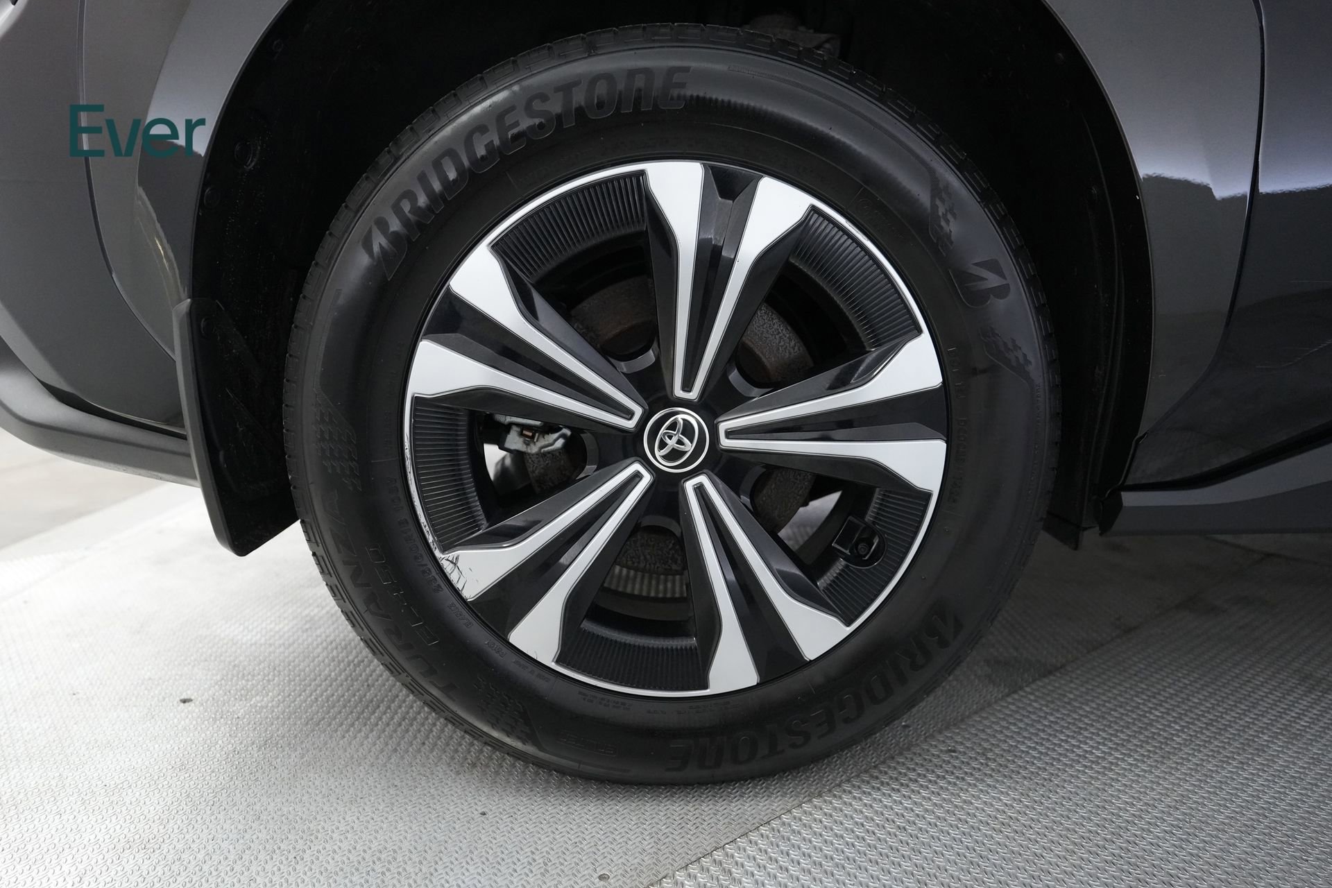 Used 2025 Toyota bZ4X AWD w/ Weather Package image 22